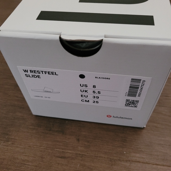 NWT Lululemon Slides sz.8 - Picture 2 of 5